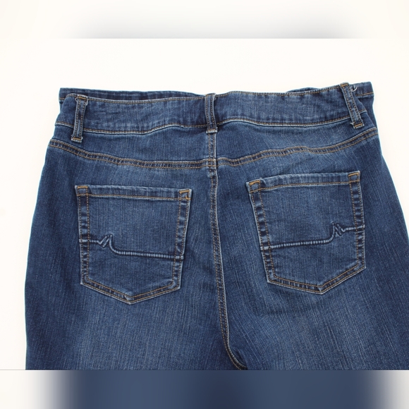 M Jeans by Maurice’s Women’s 12-X Short Curvy High-Rise Bootcut Jeans – Dark Blu - Picture 3 of 7